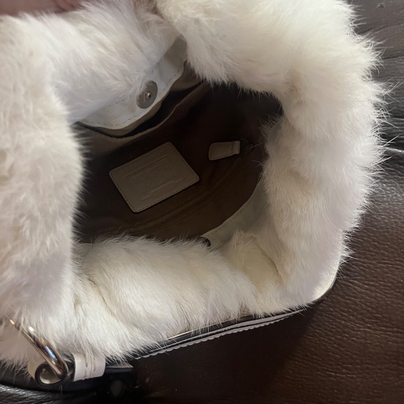 Y2k Vintage Coach rare White Quilted Rabbit Fur Trim 2005 purse - Picture 3 of 6